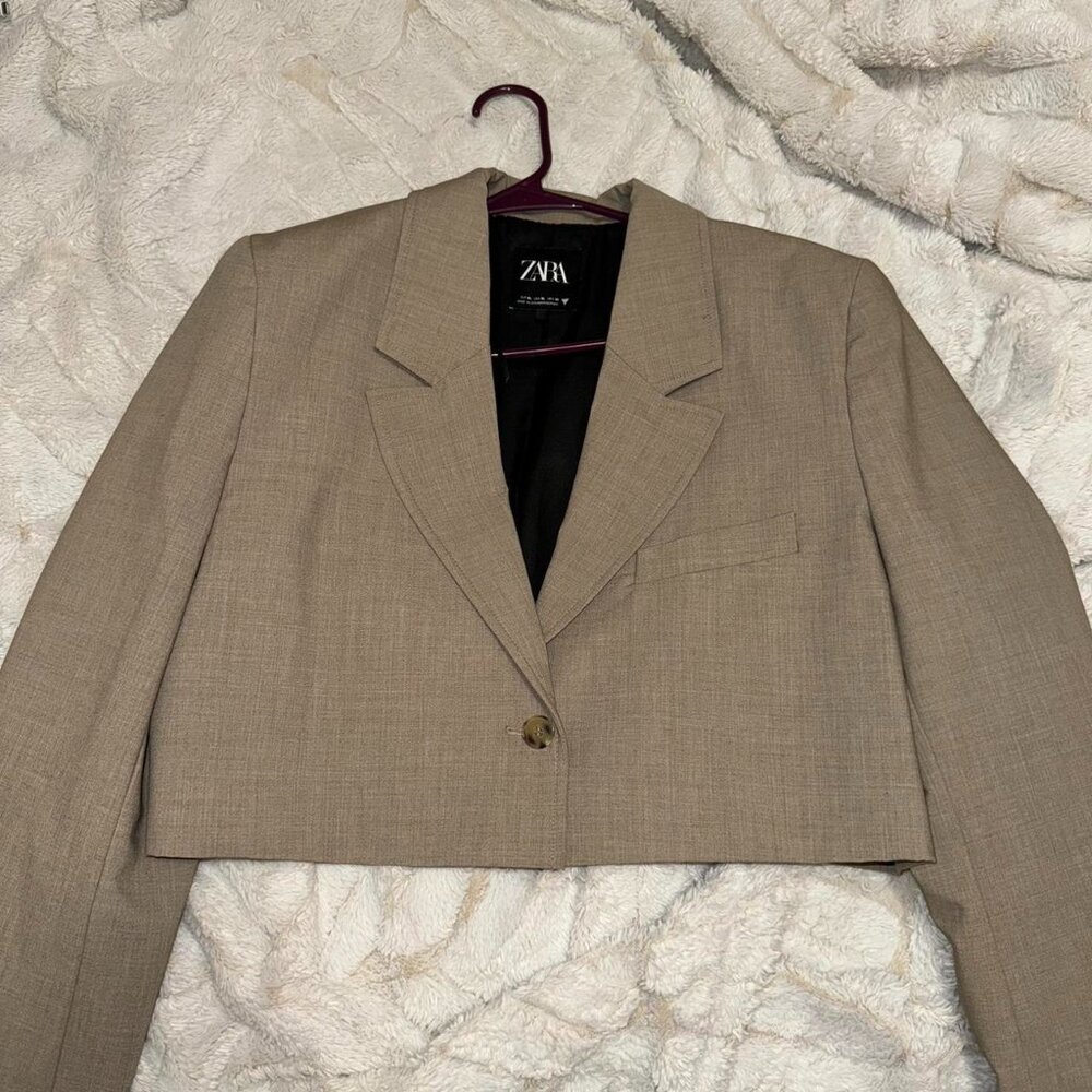 Neutral/Tan/Beige Cropped Blazer